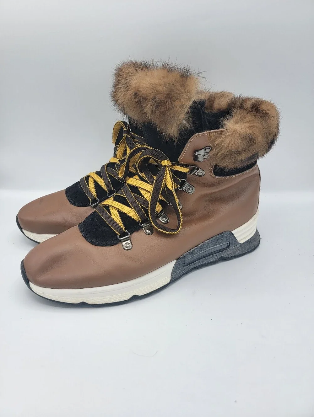 Sesto Meucci Brown Faux Fur Trim Lace-Up Winter Boots with Yellow Laces